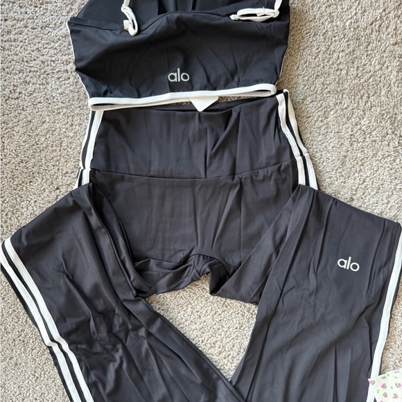 ALO Yoga Black Boot Cut Pants with White Trim - Picture 4 of 5